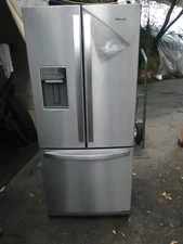 Whirlpool refrigerator. w/manual. North Hollywood Plugged in not used WRF560SEHZ