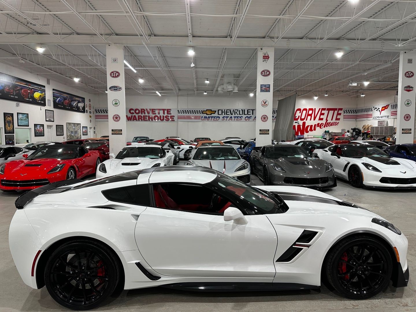 2019 [G8G] Arctic White Chevrolet Corvette   | C7 Corvette Photo 7