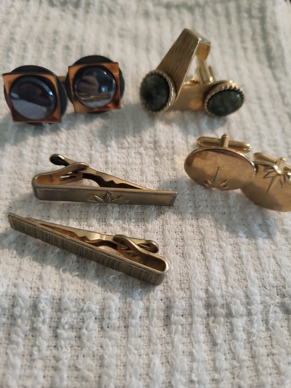 Lot Of 3 Sets Of Cufflinks And 2  Tie Clips, Hickory And Swank