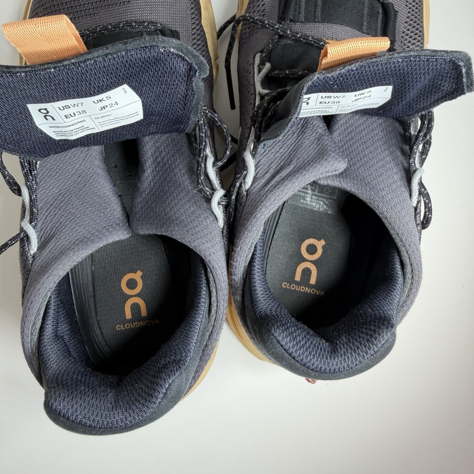 On Cloud CloudNova Eclipse Savannah Gray Running … - image 8