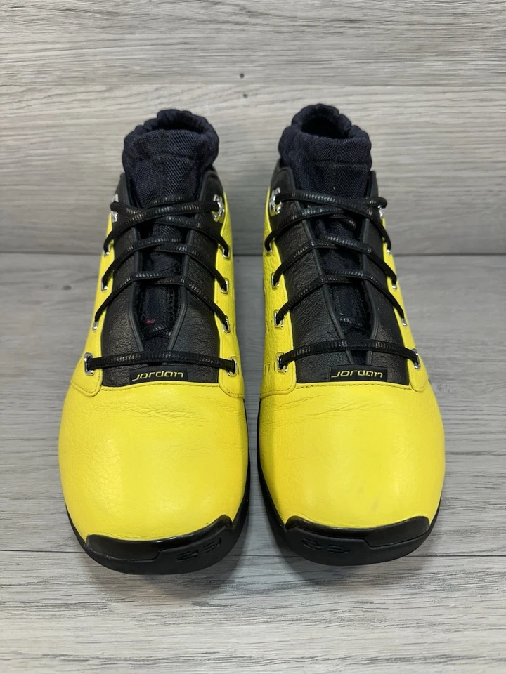SoleFly x Air Jordan 17 Retro Low Reverse Lightning - Talla 10.5 Foto 4 de 4