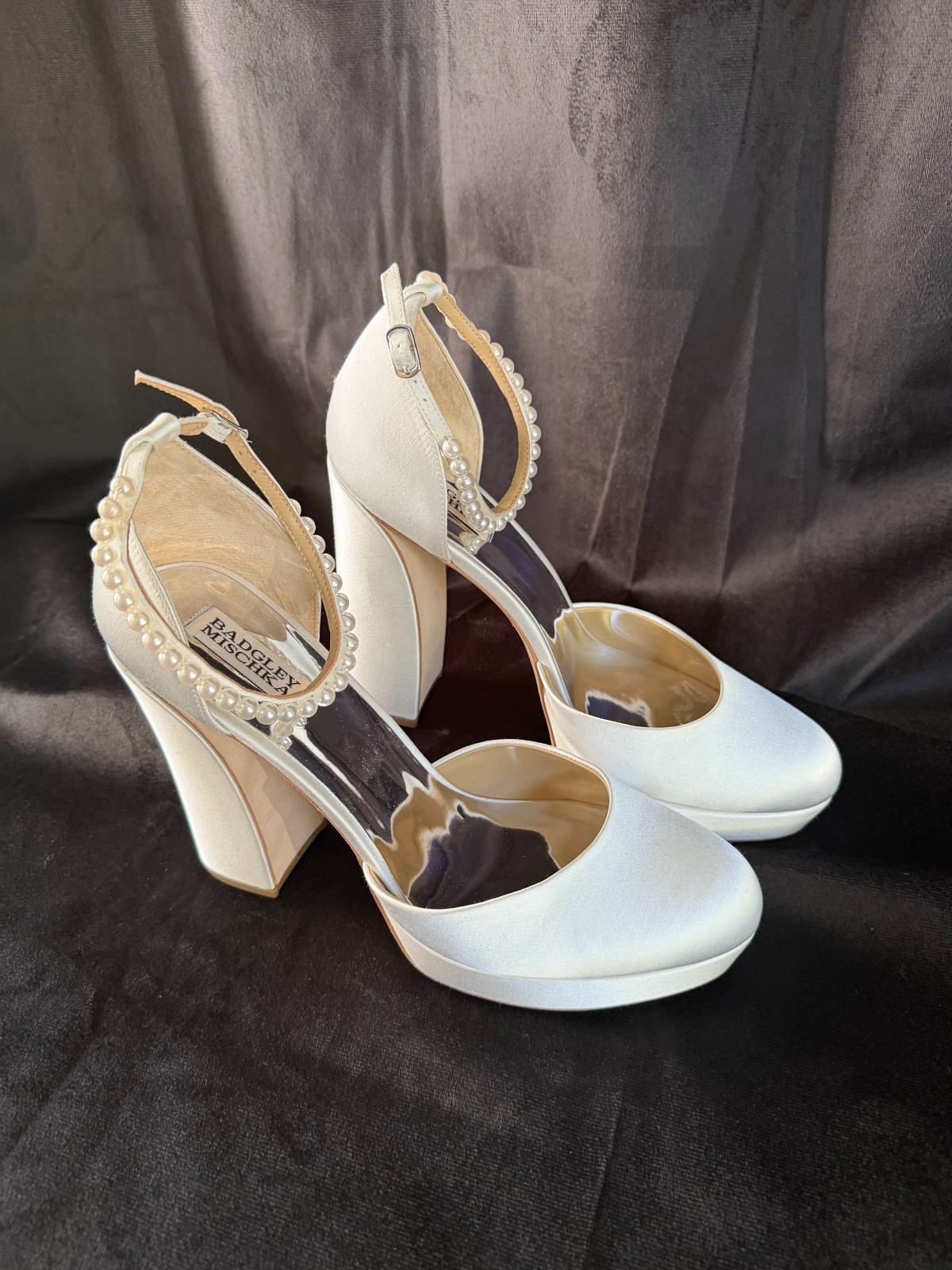 Badgley Mischka  Women's Felixa 11 M Wedding Platform Pearl-Satin Pumps