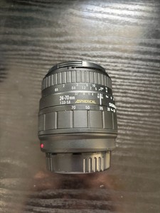 Sigma Zoom 24-70mm f/3.5-5.6 Lens Made in Japan T2490 D37