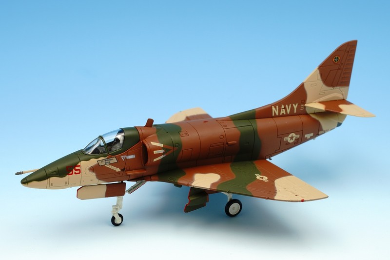 HM A-4E Skyhawk USN VF-126 Bandits, Red 55 Top Gun Jester 1/72, HA1421
