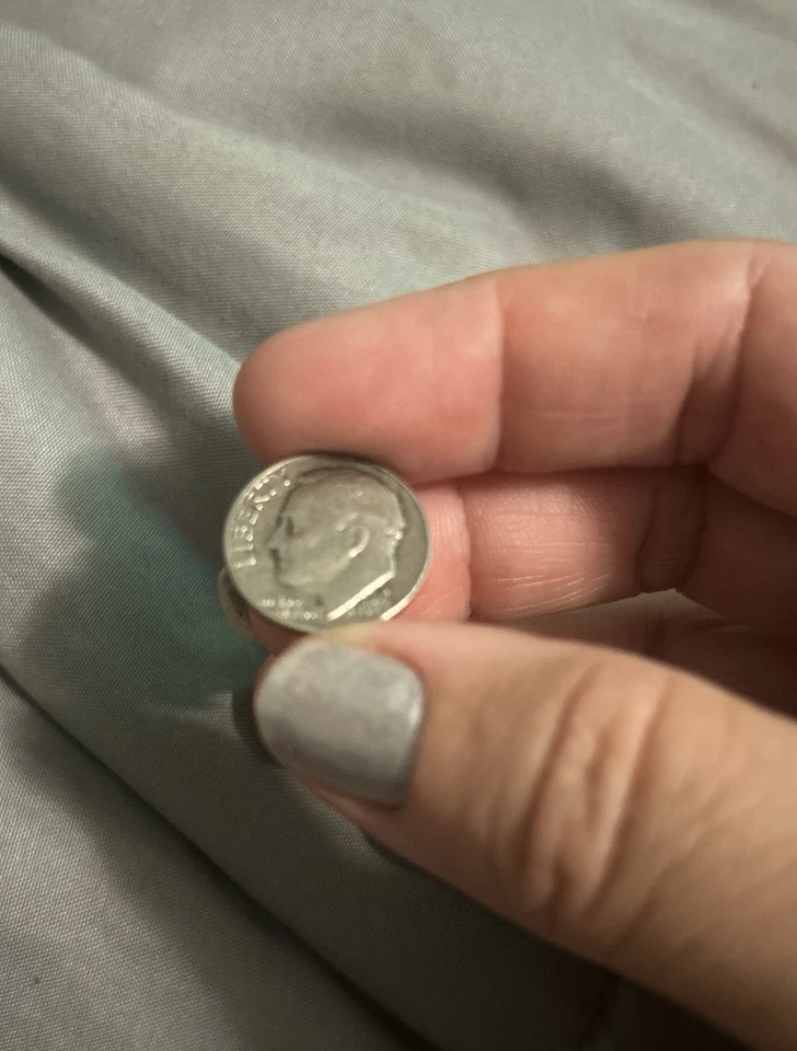 1976 d dime error off center observe  - Image 2 of 4