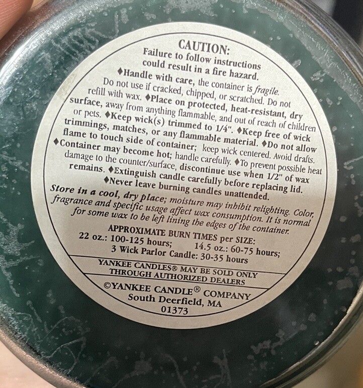 Yankee Candle EUCALYPTUS 14.5 oz. MEDIUM JAR HOLIDAY FAVORITE Single