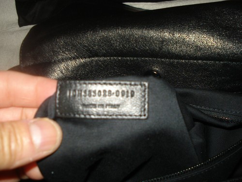 100% AUTHENTIC NEW WOMEN YVES SAINT LAURENT MEDIUM NOLITA BLACK SHOULDER  BAG - Picture 12 of 12