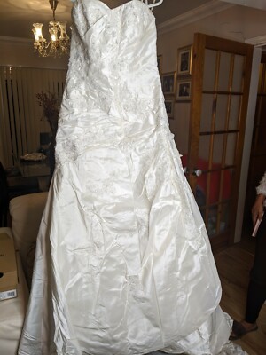 Benjamin Roberts Brautkleid weiß bestickt Größe 12 erfordert chemische Reinigung