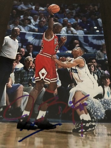 Muggsy Bogues Signed 4x6 Photo W 