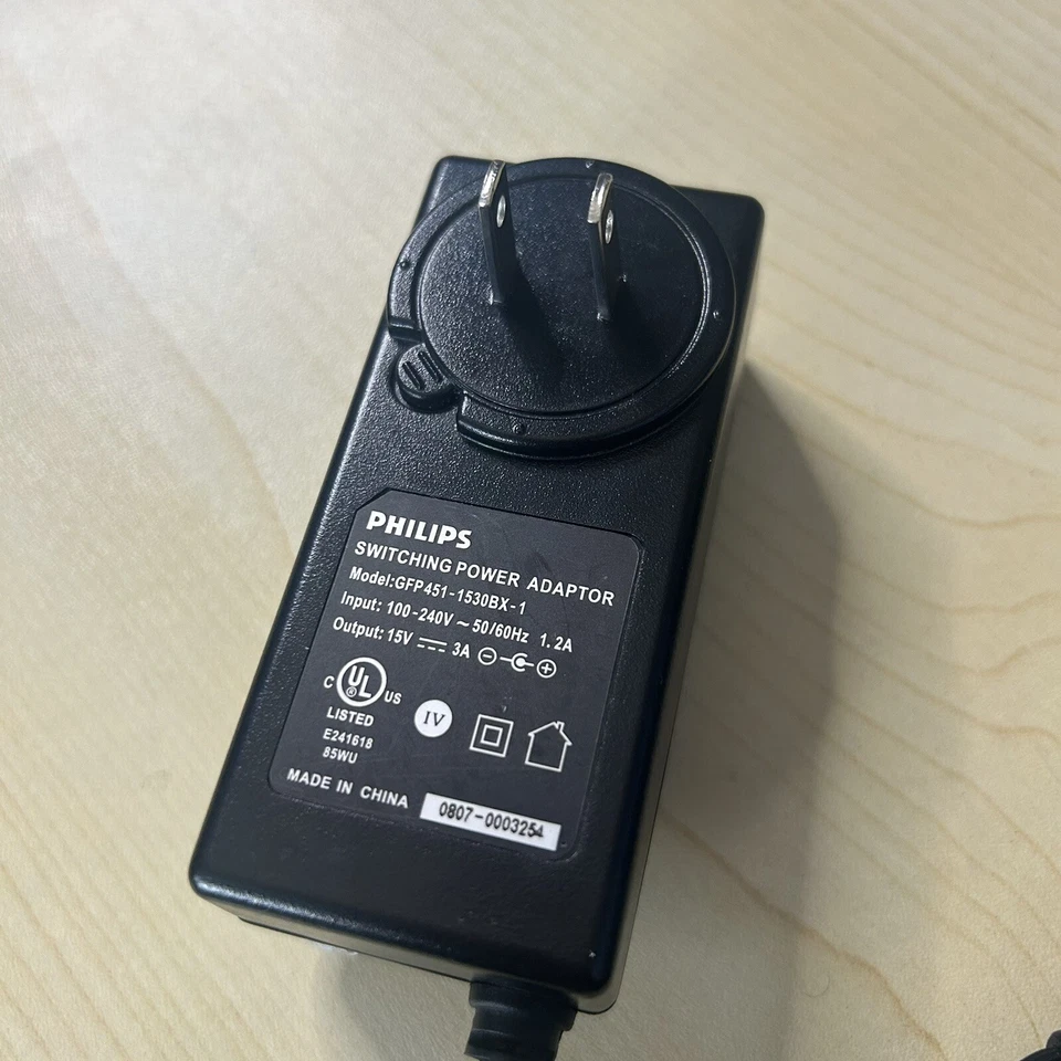 Philips Switching Power Adapter GFP451-1530BX-1 15V 3A - Image 2 of 3