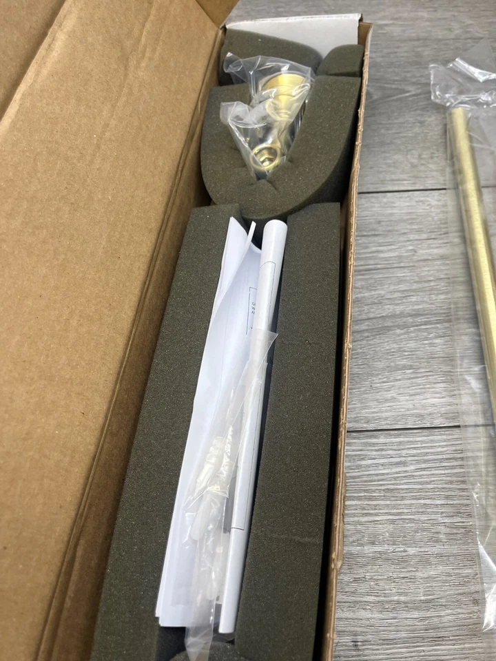 Newport Latón 34-02/04 Individual 24" Toallero Foto 3 de 3