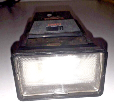 Ancien Flash Photo Tokura 3021 - Fabriqué En Chine - Pour Appareils Canon - Très Bon état