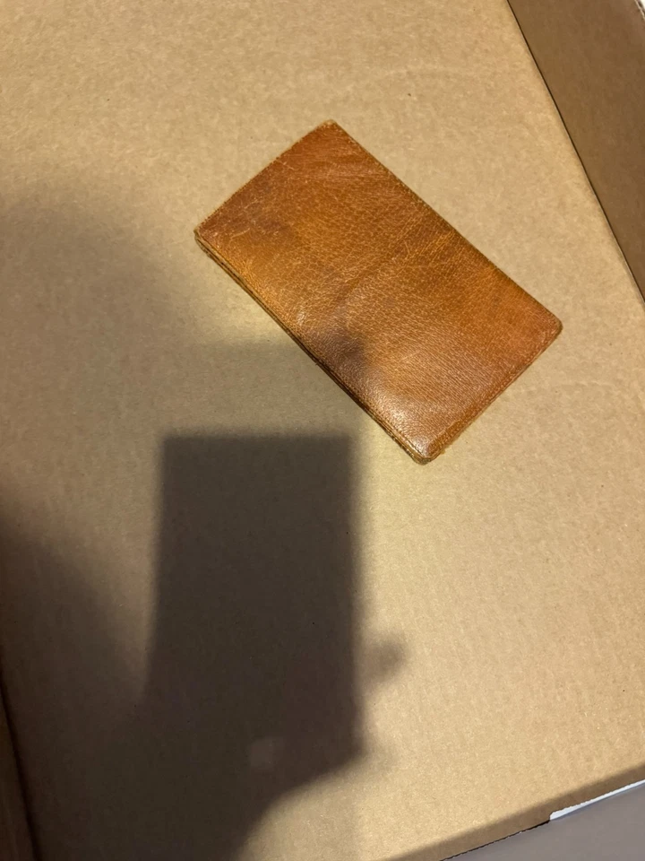 Cartera porta pasaporte vintage de cuero de cerdo marrón grande de los años 60 7" H Yugoslavia Foto 2 de 4