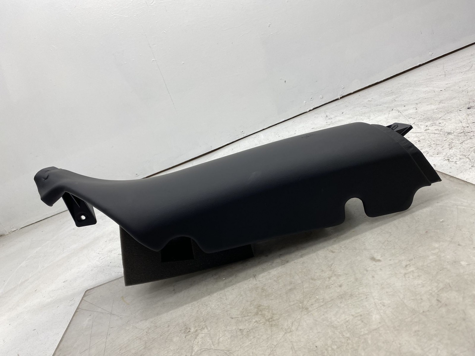 Bentley Flying Spur 2014-2018 REAR+RIGHT Pillar trim