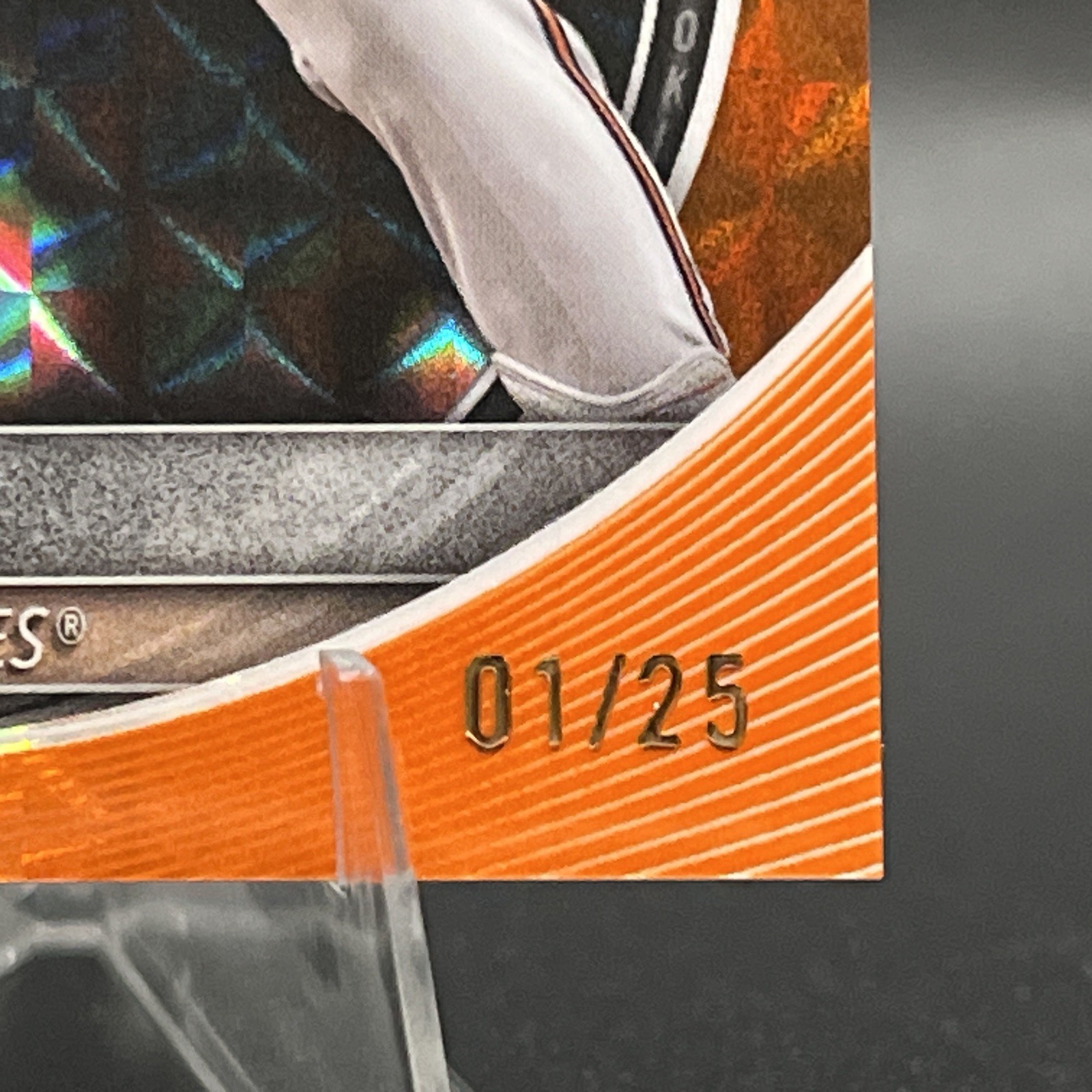 2025 Bowman Chrome - Coby Mayo, Coby Mayo #83 Orange Geometric Refractor /25... view 3