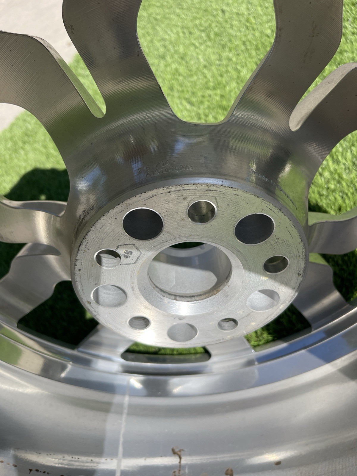 1-USED SINGLE 19”AUDI R8 2010-2015 OEM WHEEL RIM 58857 REAR 19x11