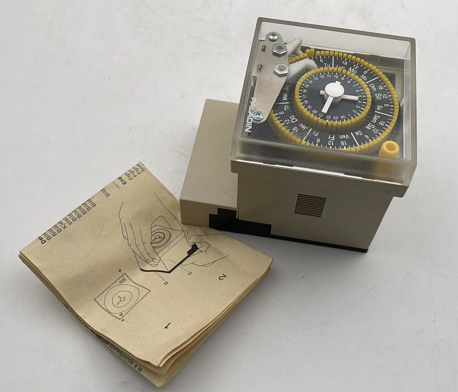 PALADIN LANFER GMBH 124 500 Mechanical time switch 230V 50 / 60Hz
