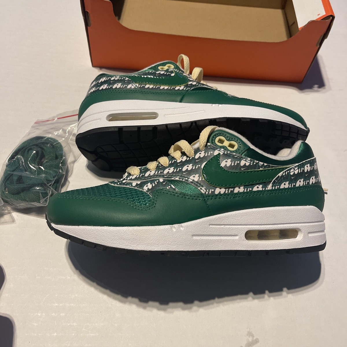 その他 pine Air Jordan 1 Mid 'Pine Green' 852542-301