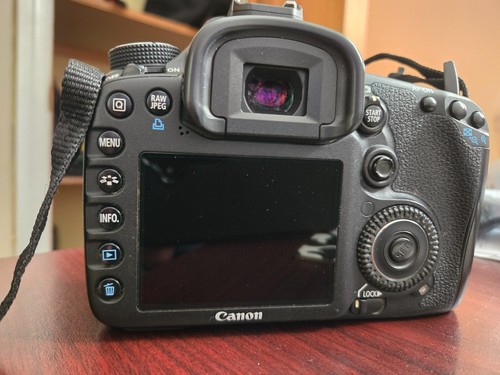 Canon EOS 7D DSLR Camera Body (18MP) BODY ONLY (Parts/Repair)