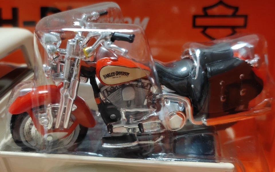 MAISTO H-D CUSTOM 1:25 PICK UP CHEVROLET 3100 1950  + MOTO FLSTS HERITAGE 32194 - Immagine 3 di 3