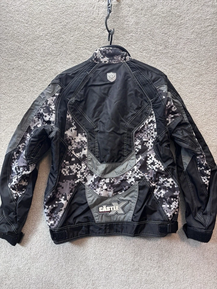 Castle X Switch Snowmobile Jacket Men Medium Black White Digital Camo Shell Only - Image 2 of 4