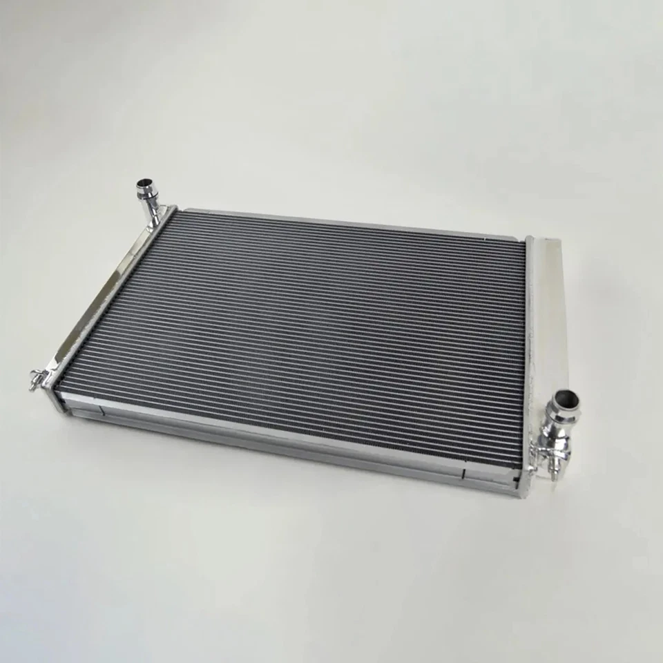 Radiador de repuesto CSF 7071 Performance Drop In OEM para 00-02 Audi S4 2,7 L V6 Foto 2 de 4