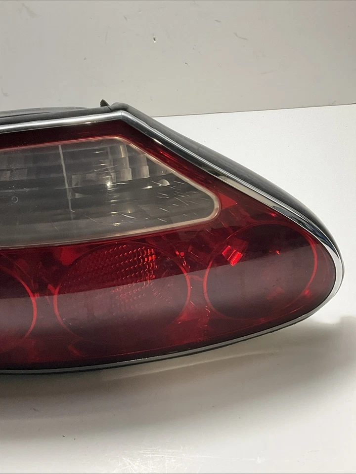 Conjunto de luz trasera exterior lado conductor izquierdo Jaguar XK8 XKR 2001-2006 FABRICANTE DE EQUIPOS ORIGINALES *NOTA Foto 3 de 4