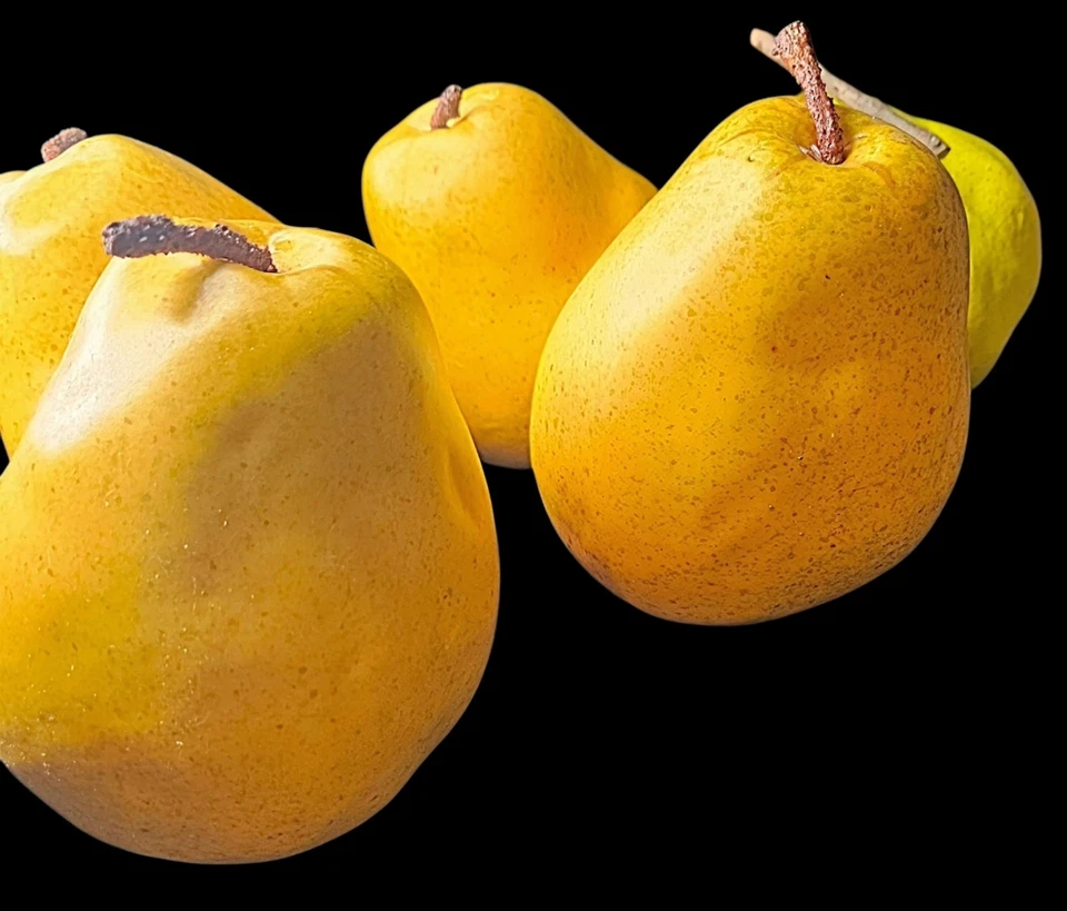 5 peras amarillas grandes de imitación vintage usadas para colección o decoración del hogar mediados de siglo Foto 2 de 4