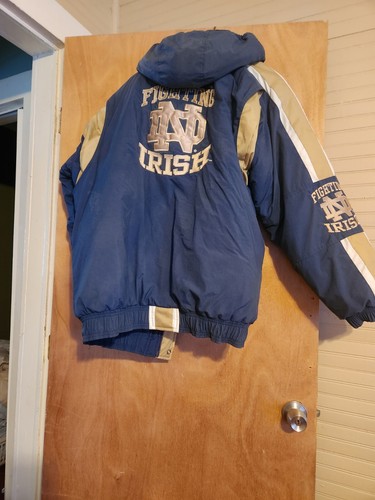 NOTRE DAME FIGHTING IRISH STARTER PUFFY BOMBER JACKET - Picture 2 of 3