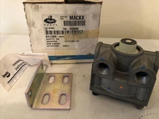 GENUINE BENDIX R12 UNIVERSAL RELAY VALVE 103009N NEW MACK 745-103009N OEM