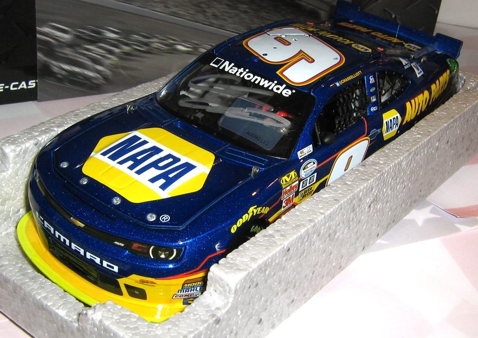 RCCA ELITE / CHASE ELLIOTT / 2013 #9 NAPA CHEVY / RAYA AUTOMÁTICA DE NOVATO = 1 DE 450 Foto 2 de 4