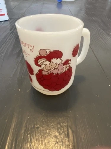 Vtg 1980s Raspberry Tart(Strawberry Shortcake) Milk Glass Anchor Hocking Mug