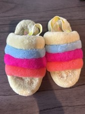 UGG FLUFF YEAH SLIDE SANDAL MULTI COLOR SHEEPSKIN WOOL YOUTH US 4 BARELY WORN
