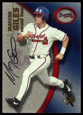 2001 E-X #104 Marcus Giles /500 Rookie AUTO