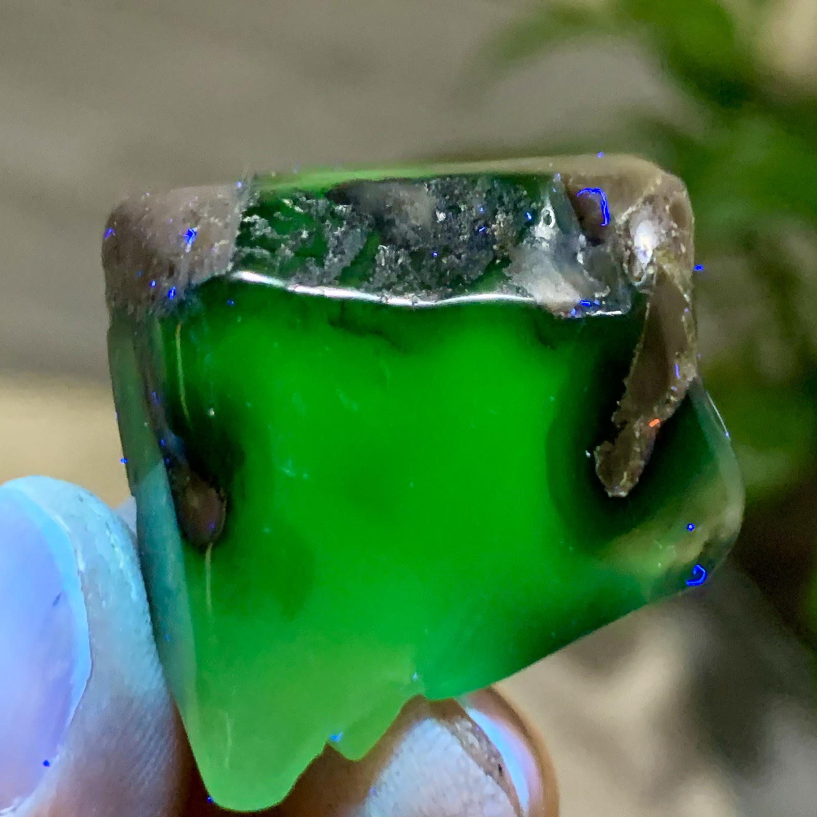 18G. Natural volcanic rock agate tumble crystal mineral polishing