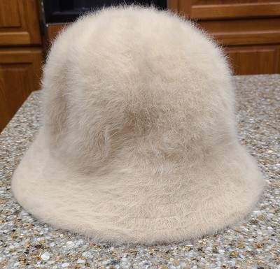 Vintage 60s 70s Angora Rabbit Hair Cloche Hat Fuzzy Fluffy Winter Cap Cream VTG