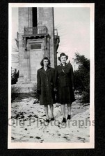 WW2 ERA WOMAN MILITARY UNIFORM w/FRIEND FAMILY OLD/VINTAGE PHOTO- A506