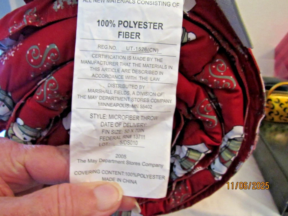 Marshall Field FieldGear 2005 Santa Bear Throw Blanket 50 by 70 inches - Image 2 of 4