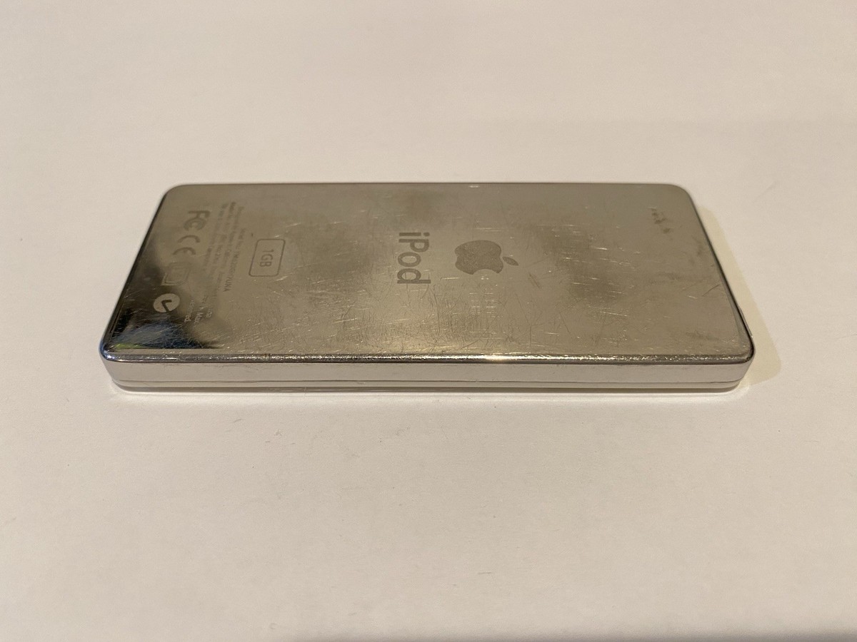 Apple iPod nano 1st Generation White (1 GB) Works Great