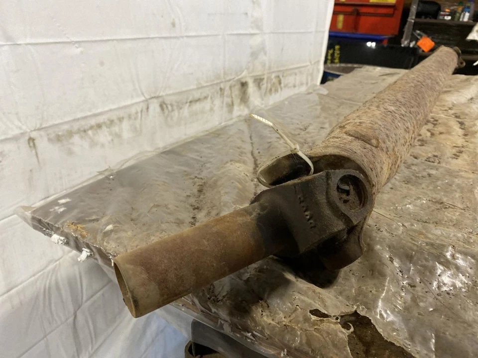 Rear Drive Shaft Excluding Sport Package Fits 95-97 CROWN VICTORIA 1575853 - Image 2 of 4