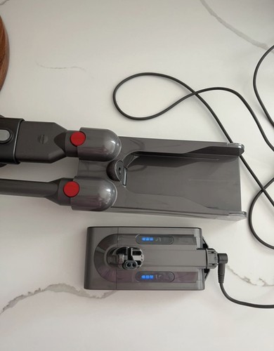 Dyson V10 SV12 Akku Kabellos & Ladegerät + Dockingstation