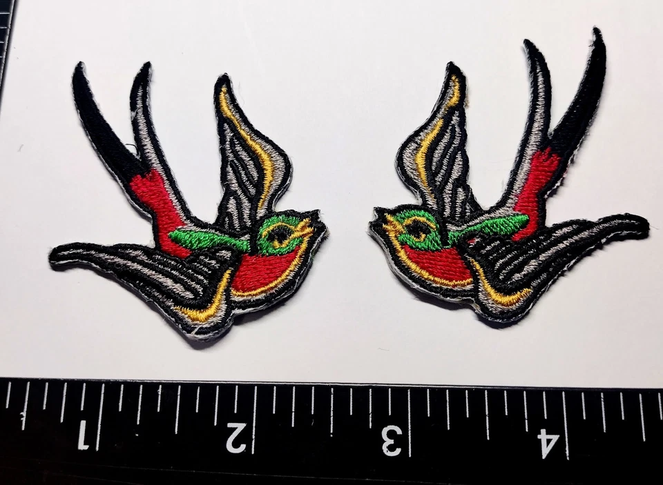 Parche Pájaro Tragar Pájaro Planchar o Coser Parche Alta Calidad Amor Regalo Envío Rápido Foto 2 de 2