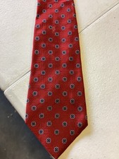 Brooks Brothers Makers Red Blue Geometric Silk Tie 45  x 3  Hand Made in USA
