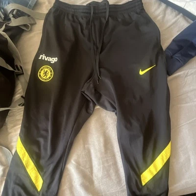 Nike Dri-FIT Chelsea FC Men’s Track Pants Trousers Black/Yellow Size M - Image 1 of 4