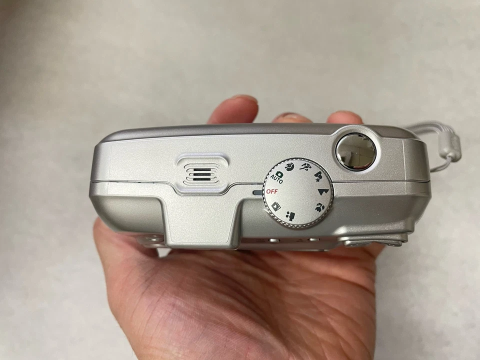 Kodak EasyShare CX7430 4.0MP Digital Camera - Tested And Working - Image 3 of 4