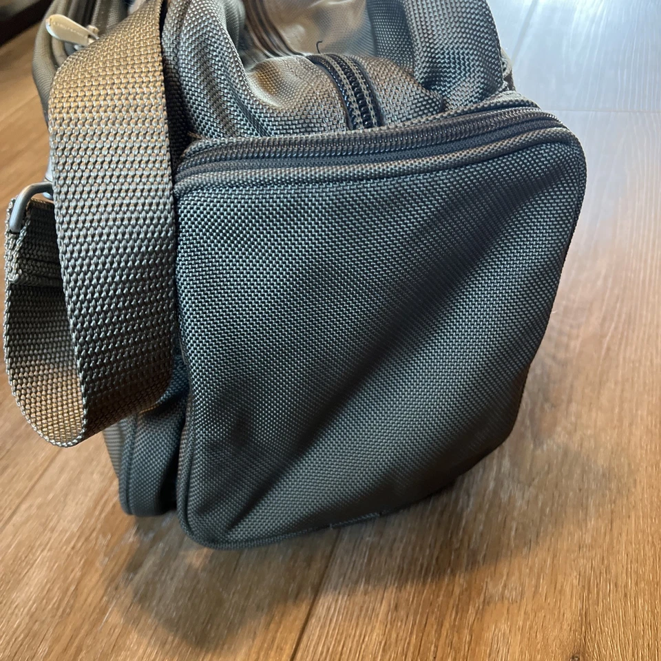 Briggs & Riley Baseline Underseat Nylon Duffle Bag Carry-On Olive Green 17x11x8 - Image 4 of 4