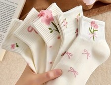 White Floral Women  s Crew Socks Cute - 5 Pairs