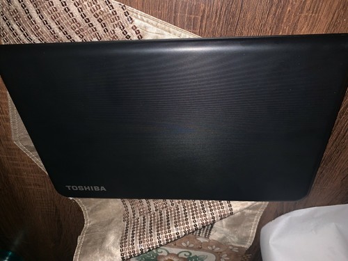 Toshiba Satellite C50D-A-133 15.6-inch Laptop (AMD E1-2100 1.0 GHz, 4 GB RAM, 50 - Picture 6 of 8