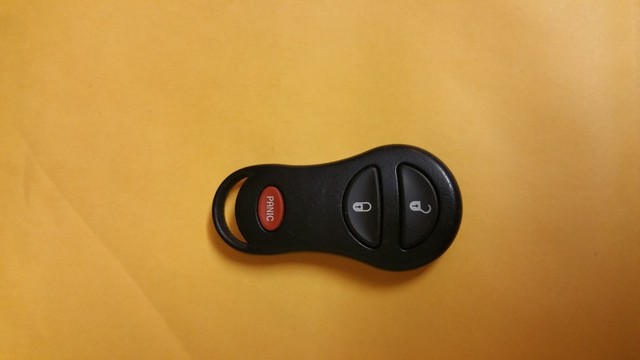 Genuine 2001 - 2005 Chrysler PT Cruiser Keyless Remote OEM 04671641