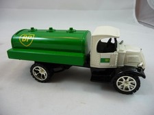 ERTL Diecast BP Oil 1935 Mack Tanker Truck Bank NIB 3629